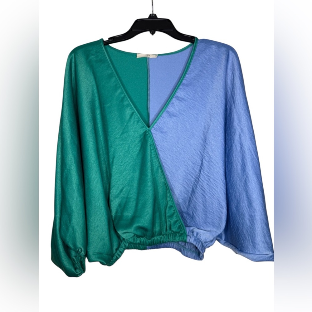 Entro Women’s Stunning Green and Blue Colorblock Surplice‎ Top Elastic Bottom